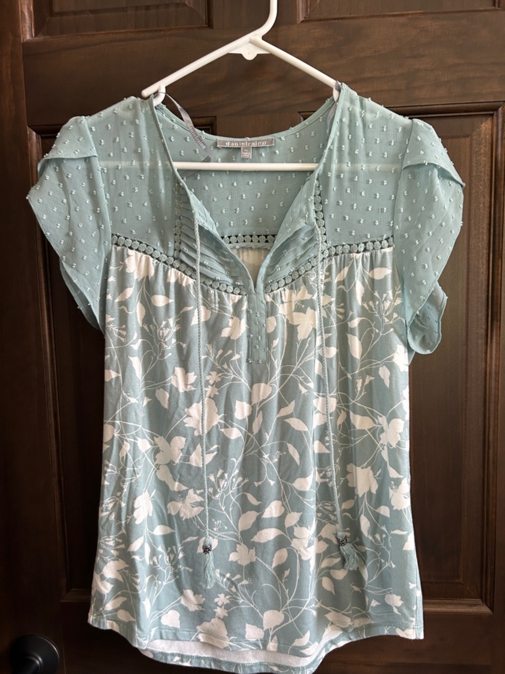 DANIEL RAINN Jarra Flutter Sleeve Tassel
Knit Top